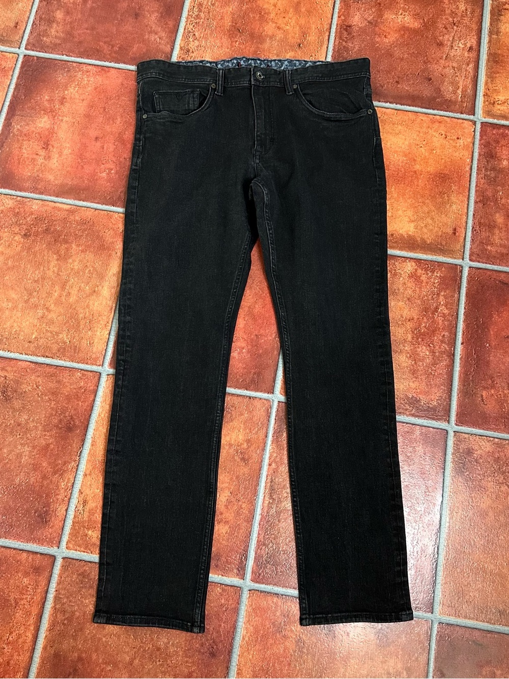 Robert Graham Men’s Slim Straight Jeans in Black